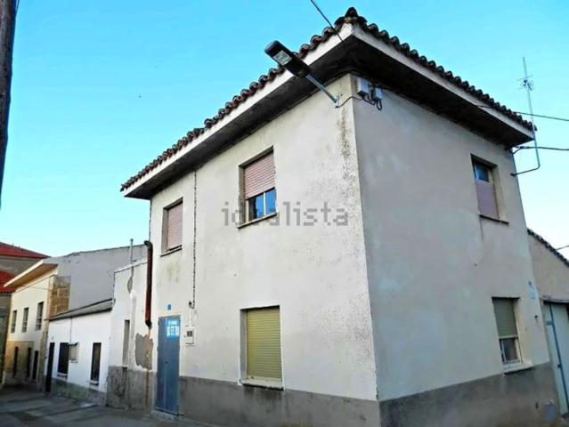 Chalet, Gema