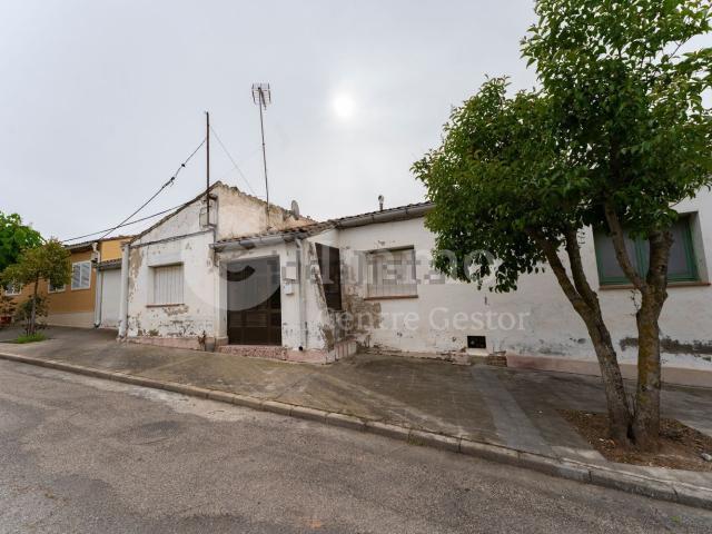 Chalet, Gimenells i el Pla de la Font