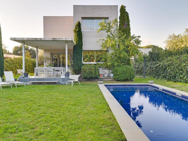 Chalet, Girona