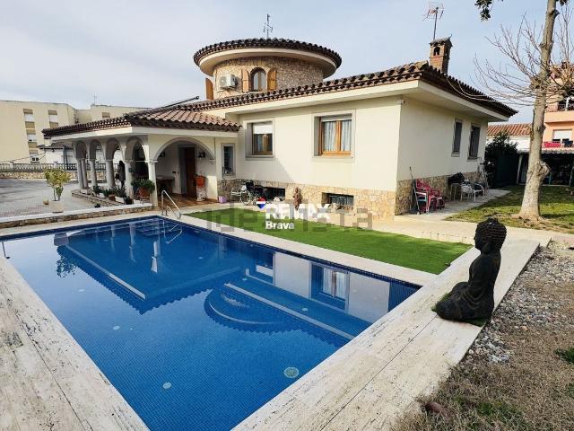 Chalet, Girona
