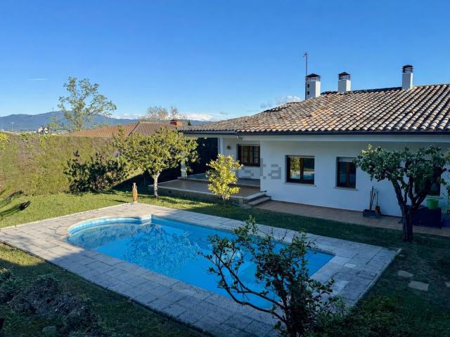 Chalet, Girona