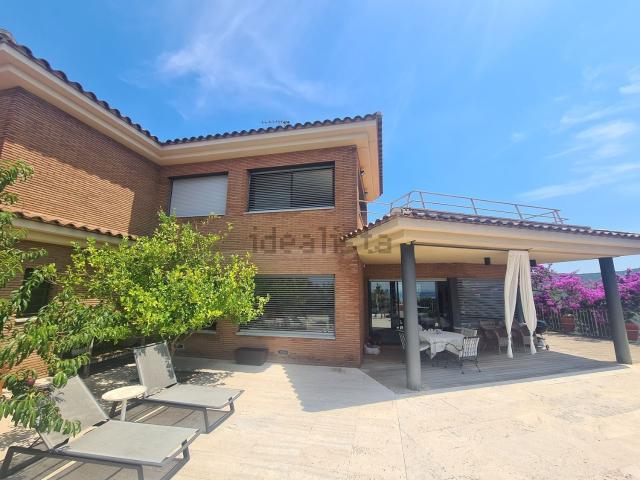Chalet, Girona