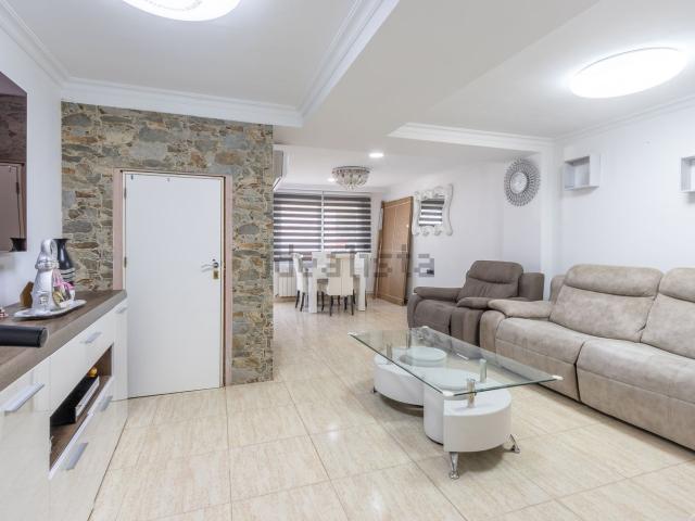 Chalet, Girona