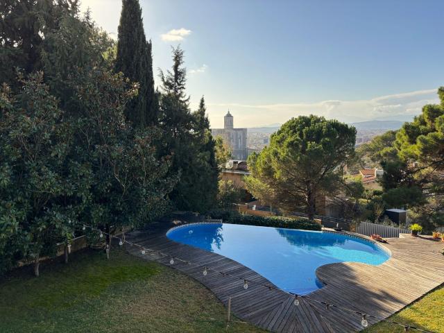 Chalet, Girona