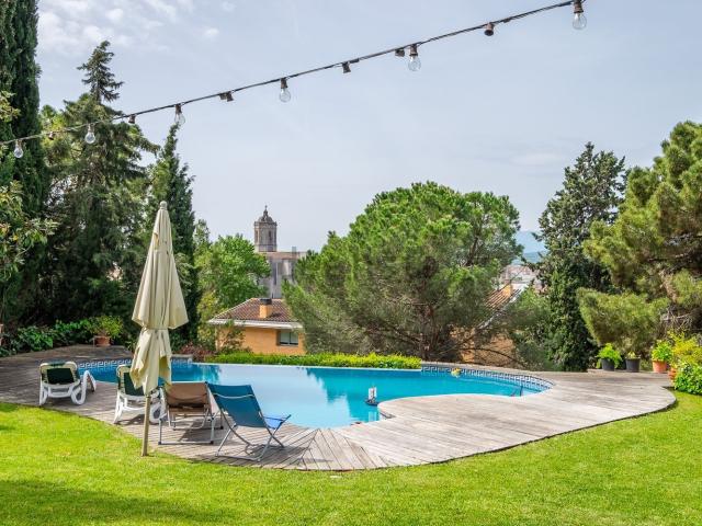 Chalet, Girona
