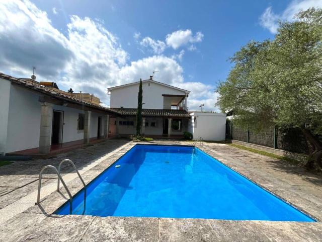 Chalet, Girona