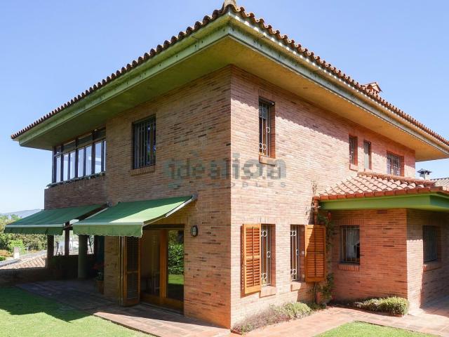 Chalet, Girona