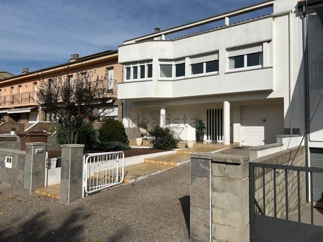 Chalet, Girona