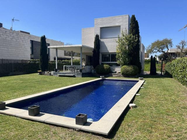 Chalet, Girona