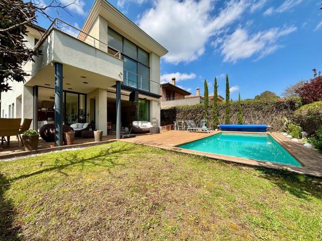 Chalet, Girona