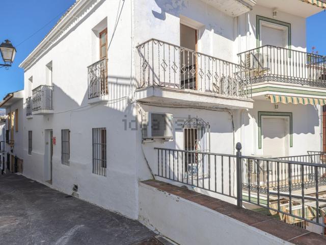 Chalet, Guaro