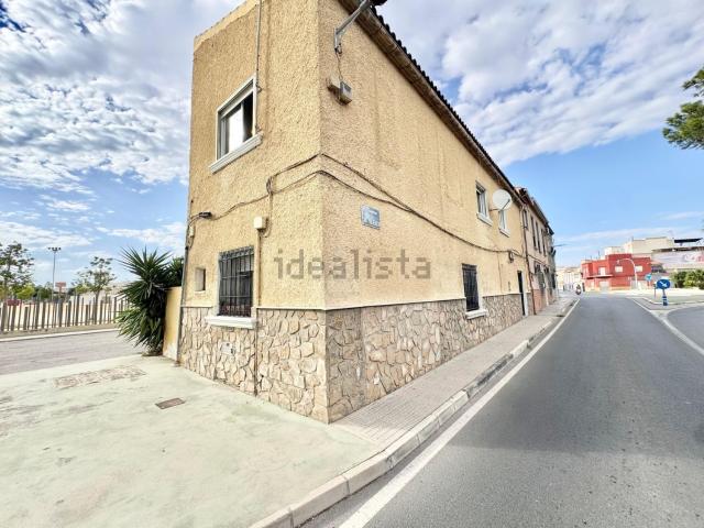 Chalet, Dolores