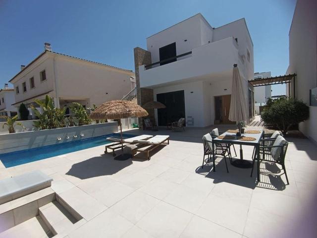 Chalet, Daya Nueva