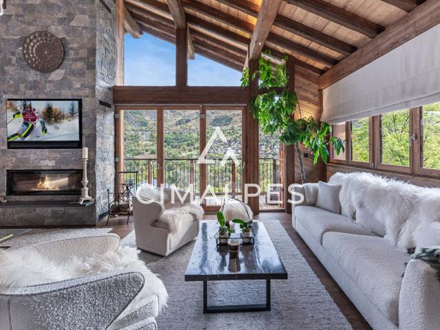 Chalet d'exception, volumes généreux et espace bien être. 325m² Les Belleville