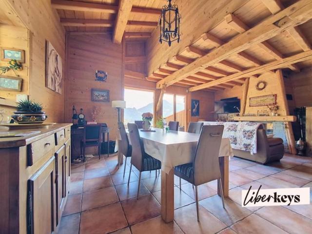 Chalet d'exception avec appartement indépendant, espace bien être et vue panoramique sur les sommets de la Lauzière et de Valmorel