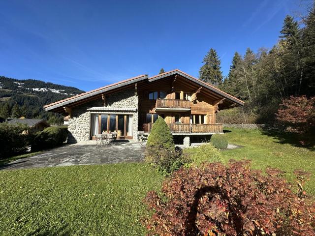 Chalet de 9 pièces, proche du centre