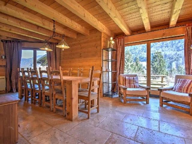 Chalet de Cinq Chambres Près de Morzine 156m² Essert Romand