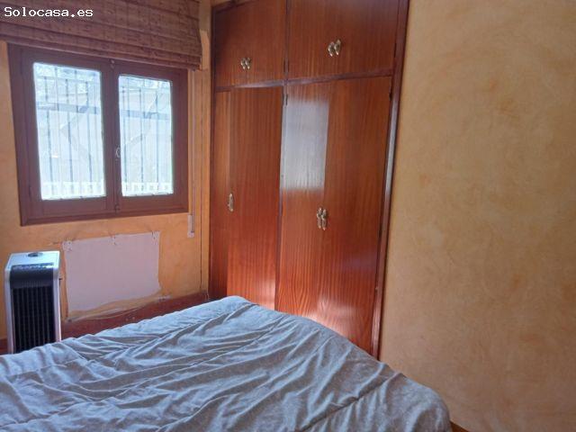 Chalet de dos plantas con piscina en parcela de 1.499 m2 junto con parcela de 785 m2