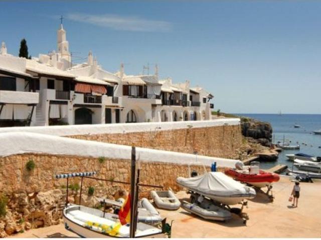 Chalet de diseño y reciente construcción con vistas al mar en Binibeca