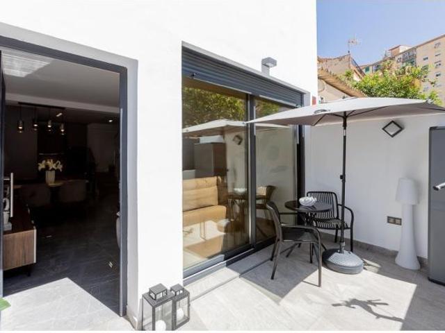 Chalet de diseño con 2 dormitorios y gran terraza en Carlinda, Málaga