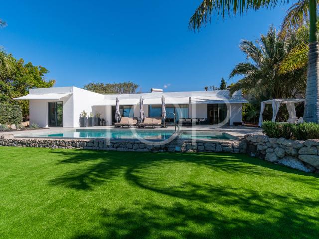 Chalet de Ensueño con Vistas al Océano y Lujo Exclusivo