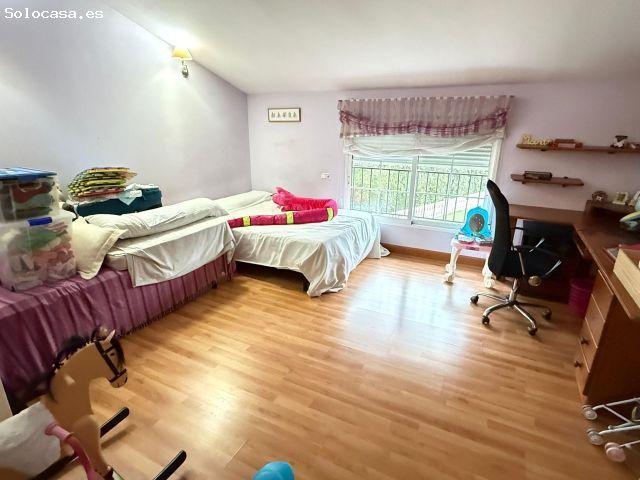 Chalet de Ensueño en Las Torres de Cotillas: Tu Refugio Privado