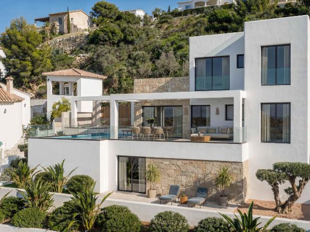 Chalet de obra nueva de 4 dormitorios y 4 baños 173m² Pedreguer