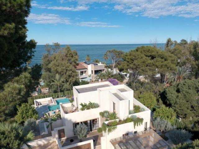Chalet de obra nueva en venta en Denia Impresionante chalet. 245m² Dénia