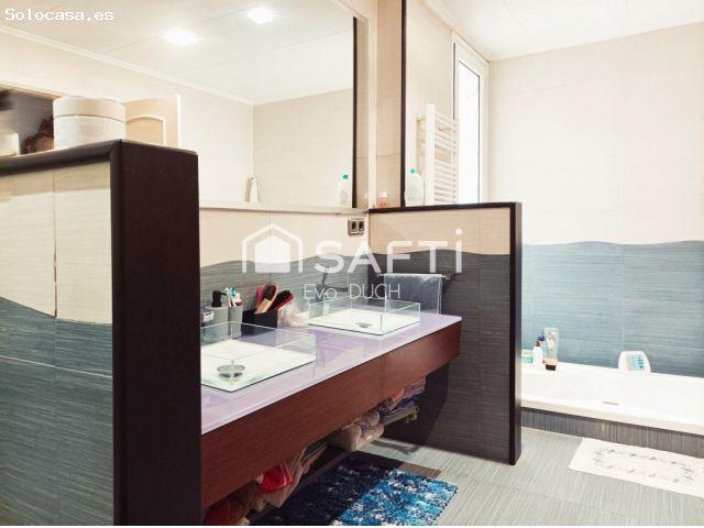 Chalet de lujo con 2 viviendas, piscina y placas solares en Sant Gregori