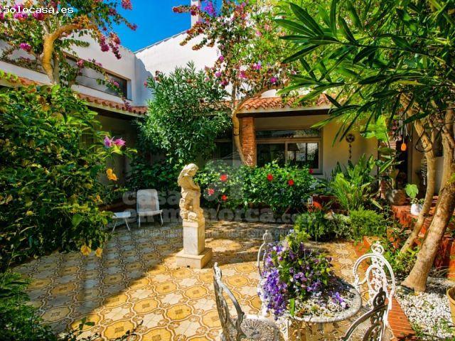 Chalet de lujo con piscina, bosque privado y más de 4.000 m² de parcela en