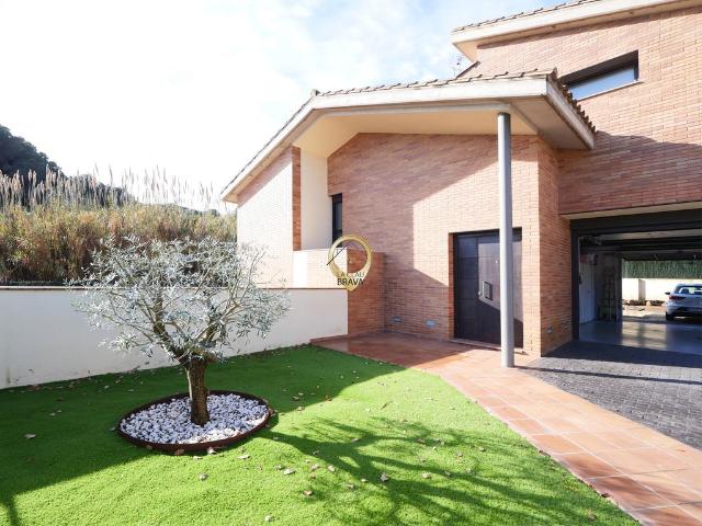 Chalet de lujo de 246 m2 en venta Calle Teranyina, Sant Feliu de Guíxols, Cataluña