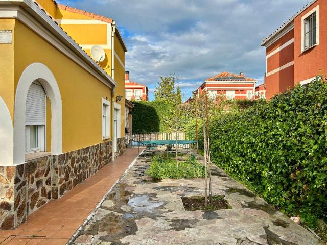 Chalet de lujo de 6 dormitorios en venta Cabanillas del Campo, España