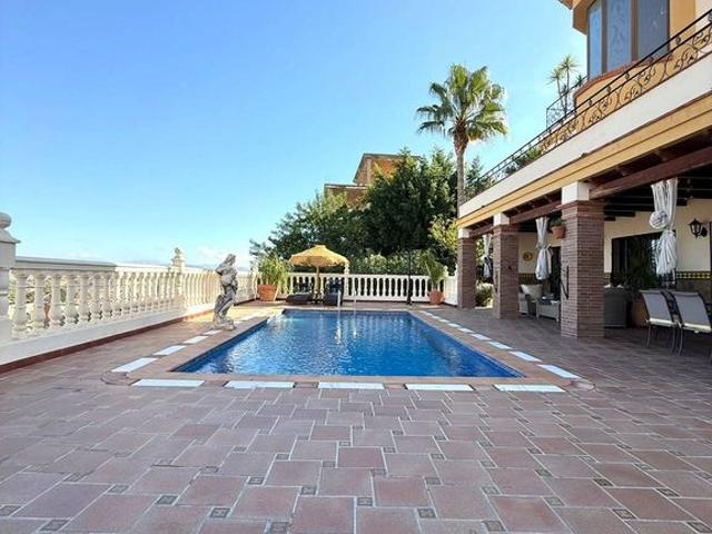 Chalet de lujo de 7 dormitorios en venta Coín, España