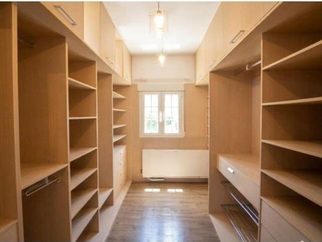 Chalet de Lujo en Alquiler en Huétor Vega Granada con Piscina, Ascensor y Consumo Energético Nulo