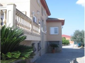 CHALET DE LUJO EN BENAGUAISL VENTA