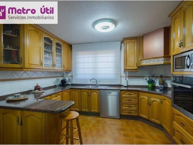 CHALET DE LUJO EN PRIMERA LÍNEA ZONA PERLETA