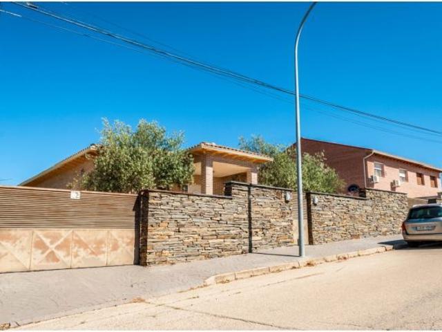 Chalet de lujo en Sotolargo con piscina climatizada. Última bajada de precio
