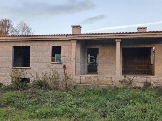 Chalet de piedra en construcción en venta en Fornelos Salvaterra de Miño