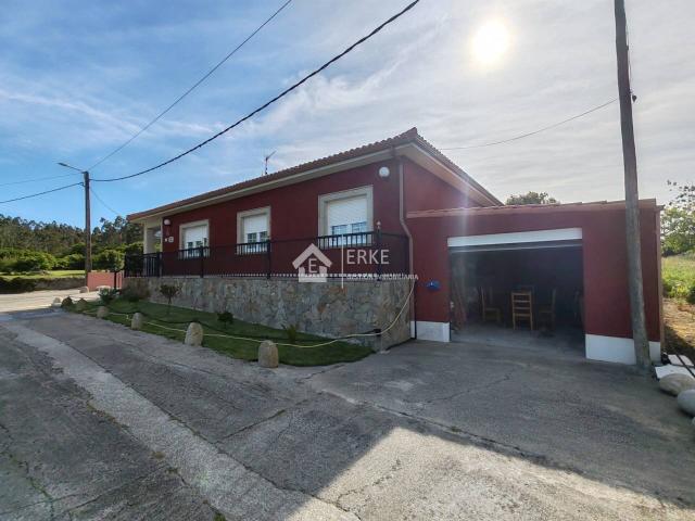 CHALET DE PLANTA BAJA EN EL LUGAR DE BERMÚN, PEREIRIÑA CÉE