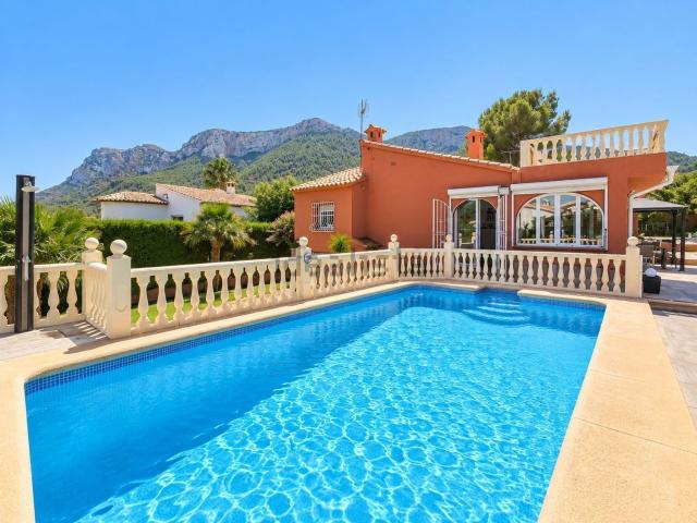 Chalet, Denia