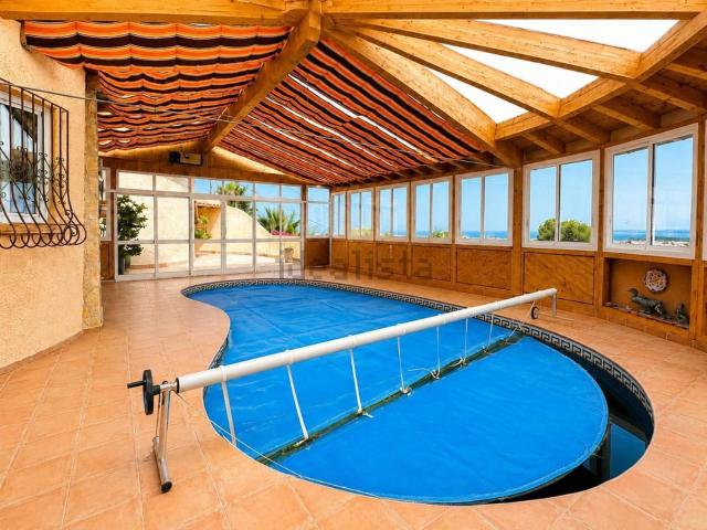 Chalet, Denia