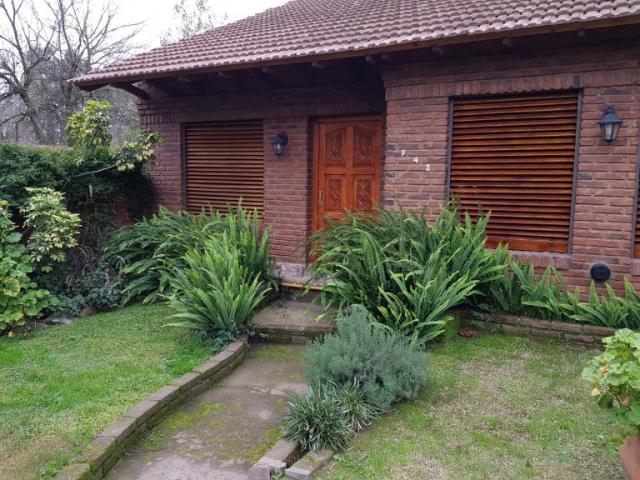 Chalet en Andrade 742, Glew, Alte Brown en Inmomap