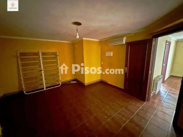 Chalet en alquiler en Cáceres Capital