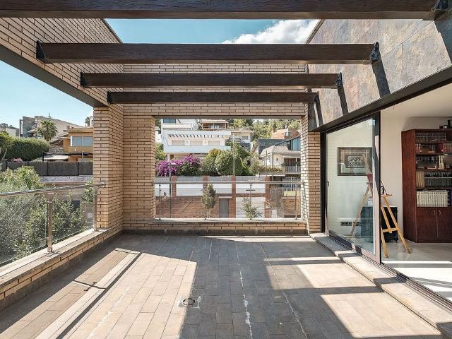 Chalet en alquiler en calle Caçadors, Sant Just Desvern, de 171 m² 4 habitaciones por 4.300