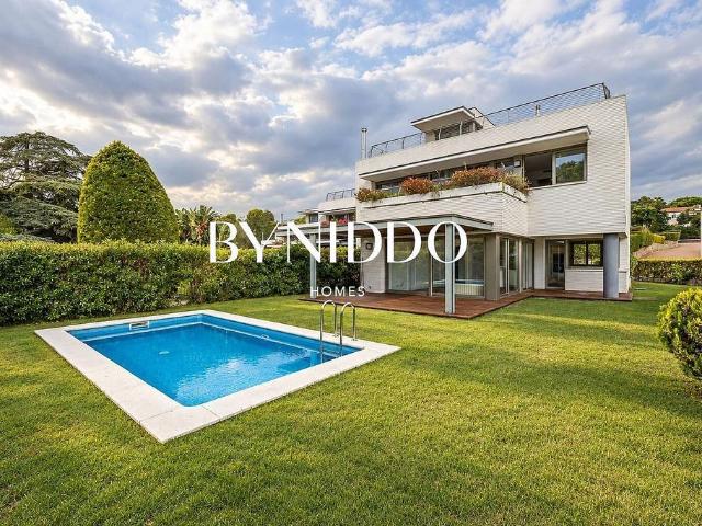 Chalet en alquiler en calle Can Calella, Sant Vicenç de Montalt, de 215 m² 5 habitaciones por 3.520