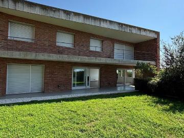 Chalet en alquiler en calle A Premià de Dalt, Teià, de 290 m² 4 habitaciones por 3.000