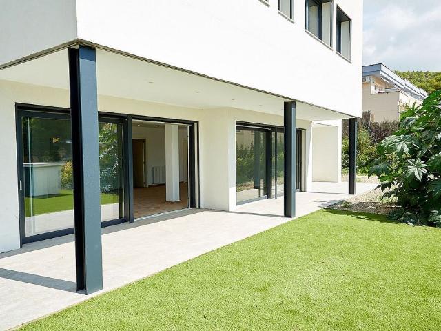 Chalet en alquiler en calle Antoni Sarda, Sitges, de 236 m² 5 habitaciones por 8.500