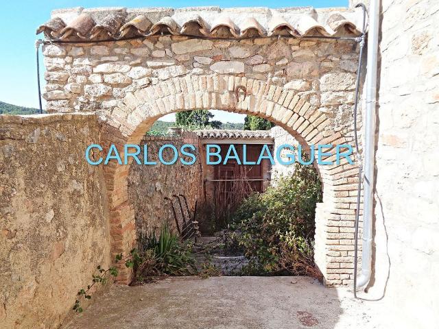 Chalet en alquiler en calle Afueras, Santa Maria de Miralles, de 761 m² 14 habitaciones por 408