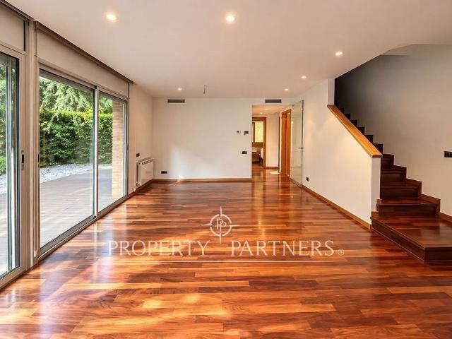Chalet en alquiler en calle Augusta, Barcelona, de 208 m² 4 habitaciones por 5.900