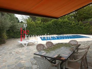 Chalet en alquiler en calle Avila, Sant Cugat del Vallès, de 150 m² 4 habitaciones por 3.800